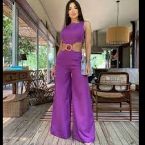 💥SHOWSTOPPER💥Sleevless Cut Out Wide Leg Jumpsuit in Magenta - Picture 3 of 16
